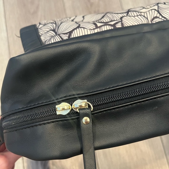 Petunia Pickle Bottom Boxy Backpack - Picture 4 of 9